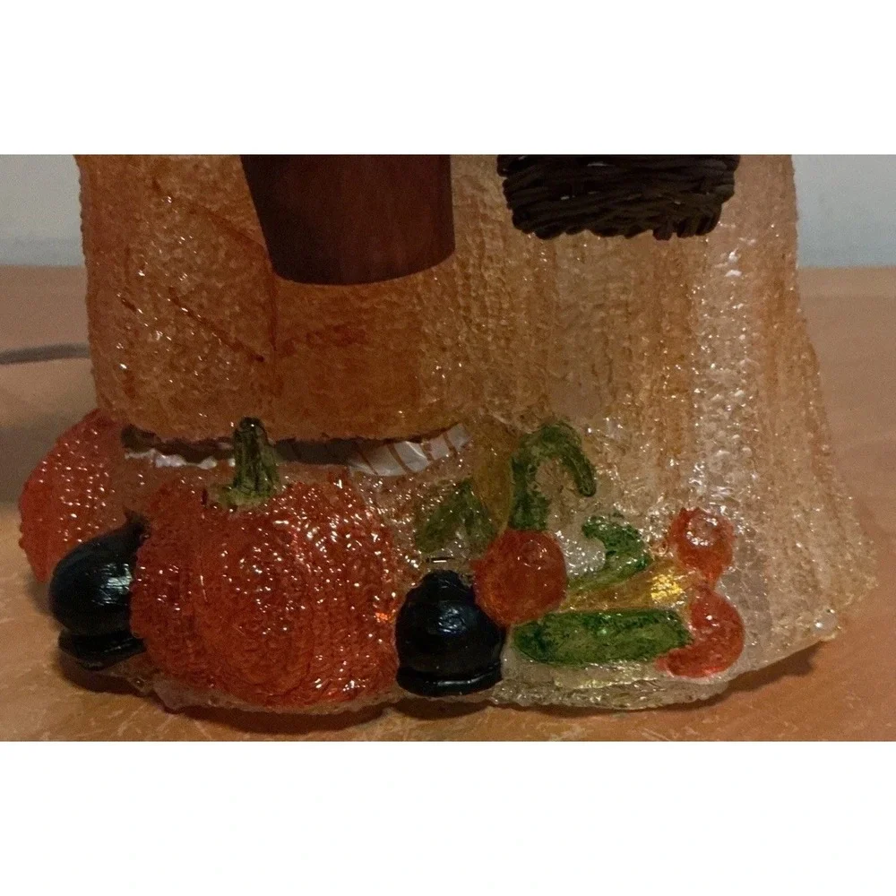 Retired Cracker Barrell Fall Harvest Thanksgiving Pilgrim Light Up, With Box‎